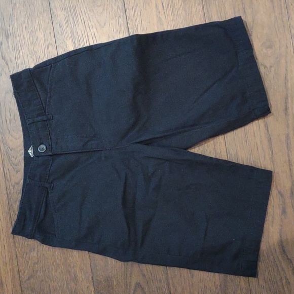 St Johns Bay size 8 black Bermuda shorts - Picture 1 of 5